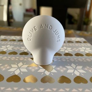 Olive and June Poppy